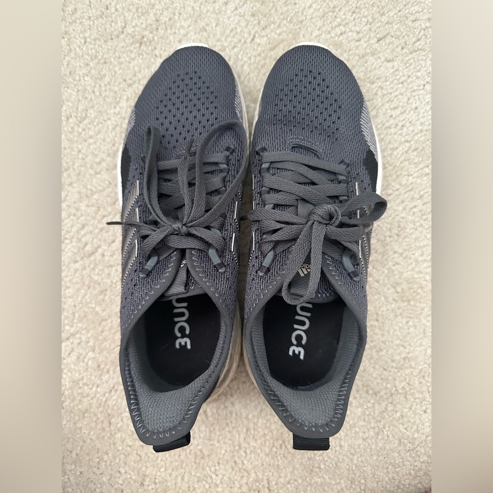 Adidas Women’s Fluidflow 2.0 Black/White/Champagne Size 8.5 - Picture 2 of 7